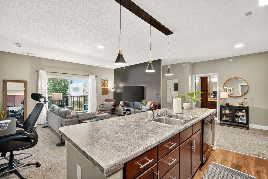 Building Photo - 8350 Cascade Ave