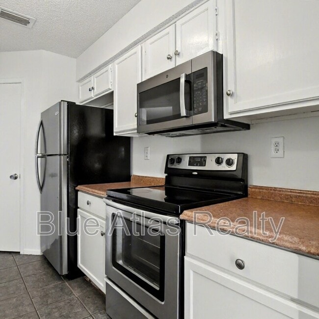 Building Photo - 610 Lillard Rd