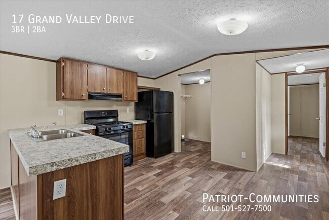 Building Photo - 17 Grand Valley Dr
