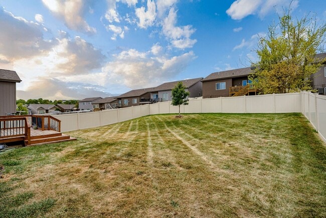 Building Photo - Elkhorn 3 Bedroom!!