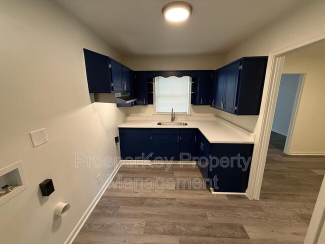 Building Photo - 828 Pamela Dr