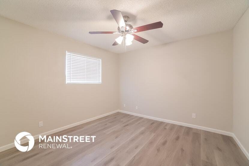 Building Photo - 1541 E Flower Cir