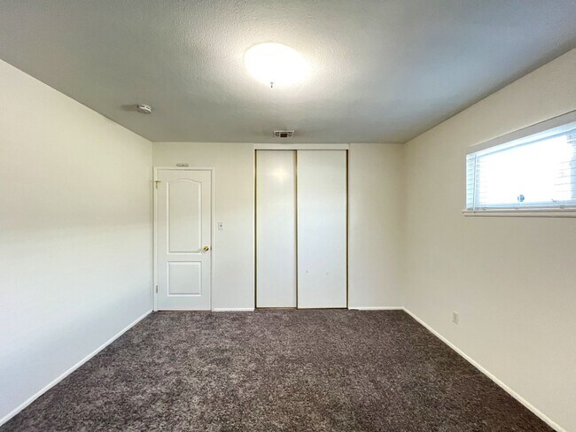 Building Photo - 3 bed, 2 bath in Ontario, CA!