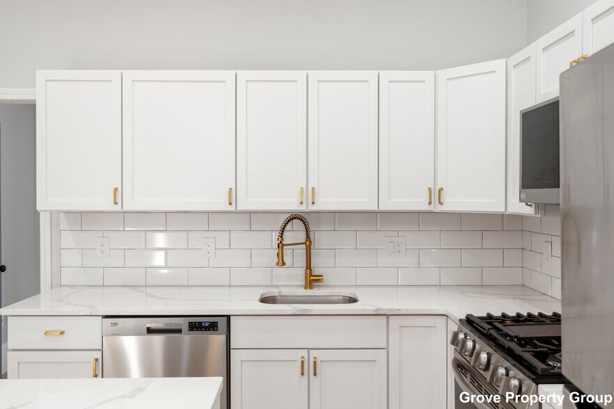 Building Photo - 531 E 5th St