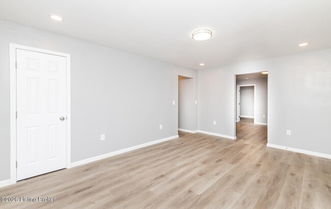 Building Photo - 204 W Warfield St