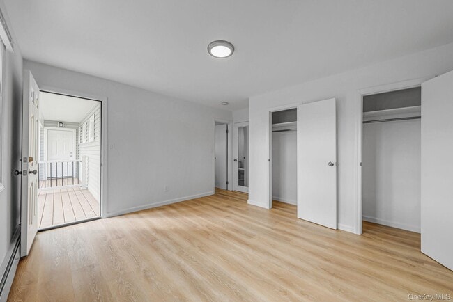 Building Photo - 54 Evergreen St