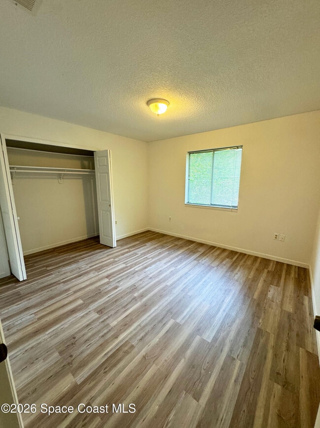 Building Photo - 1029 Ulysses Ave SE