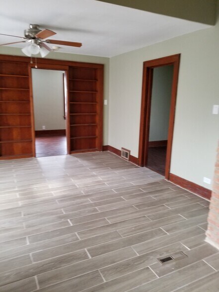 2 full sized bedrooms - 211 E 161st Pl