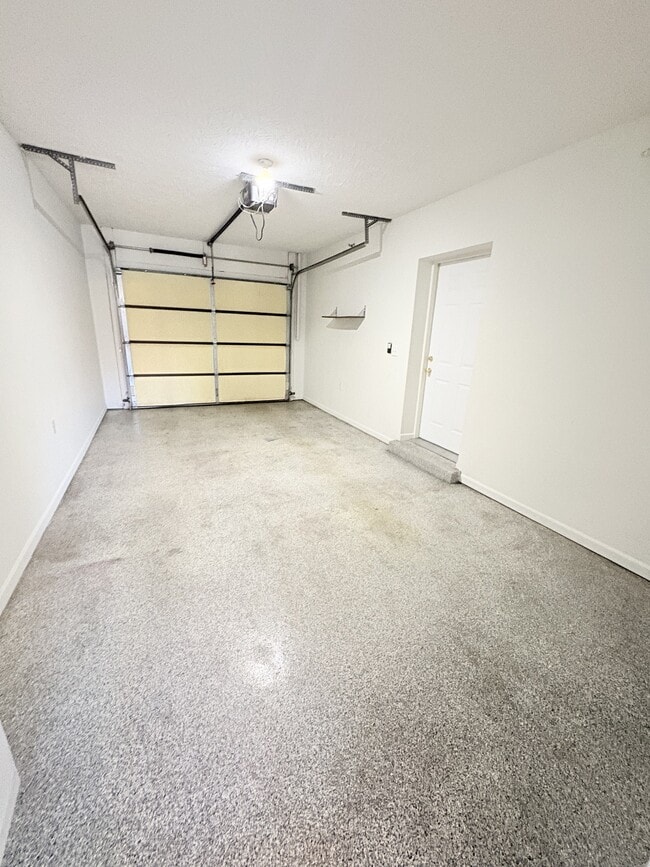 Building Photo - 24 Rosette Ln