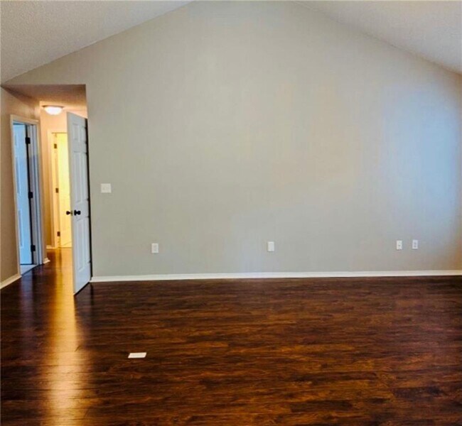 Building Photo - 13765 Apple Ln