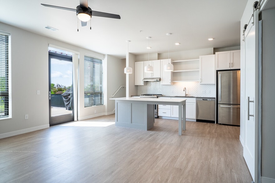 Building Photo - Avenir Apartments