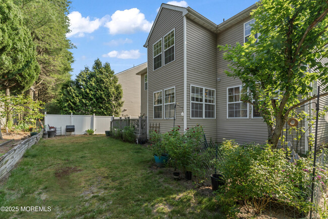 Building Photo - 5 Mulberry Ln