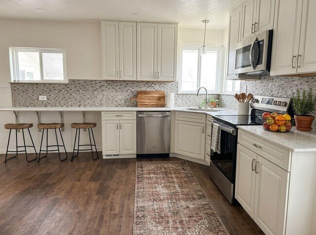 Building Photo - 9375 CO-66