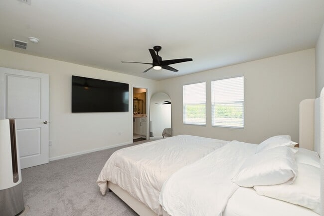 Building Photo - **RARE FIND: LIKE NEW, ONE-OWNER, 5-BED, 3-BATH HOME BUILT IN 2025 IN A NEIGHBORHOOD WITH RESORT-...