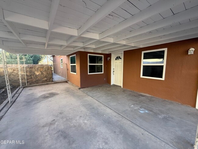 Building Photo - 218 Easter Way