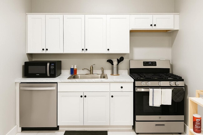 Building Photo - 128 Bainbridge St