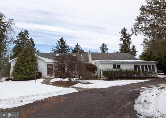 Building Photo - 6106 Lower York Rd