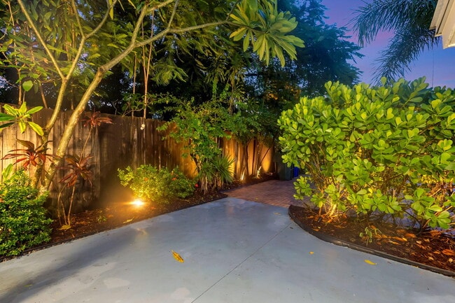 Building Photo - 1317 NE 1st Ave.