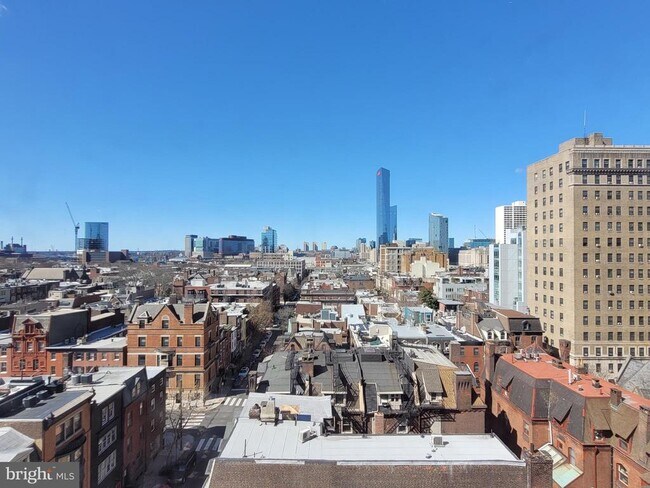 Building Photo - 2031 Locust St