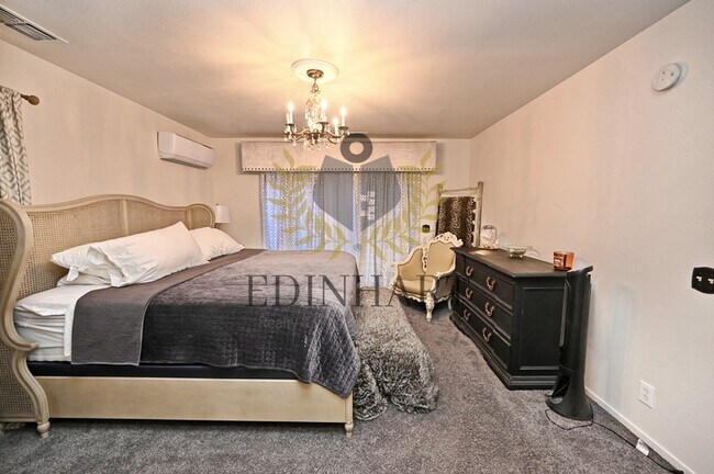 Building Photo - 360 E Terrace Ave