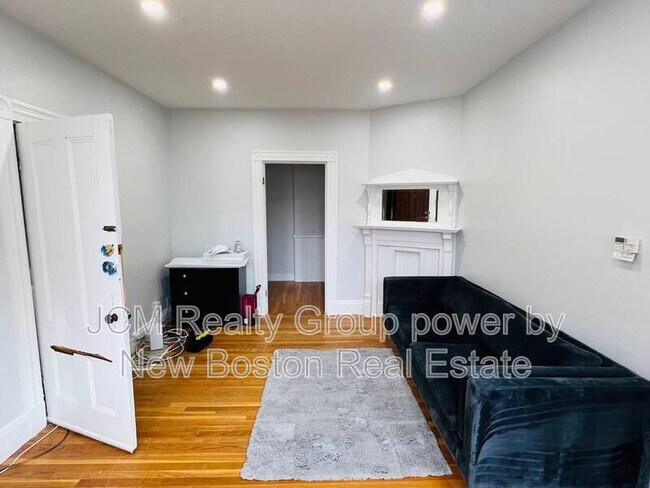 Building Photo - 10 Union Ave