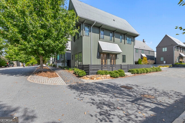 Building Photo - 110 Central Ave