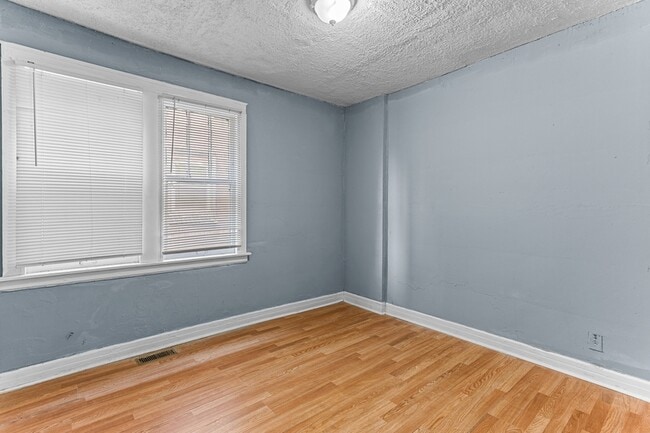 Building Photo - 14814 Sussex St