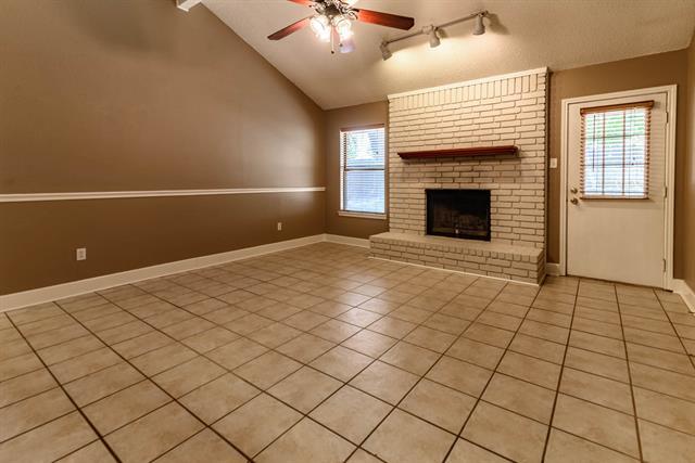 Building Photo - 2513 Poppy Ln