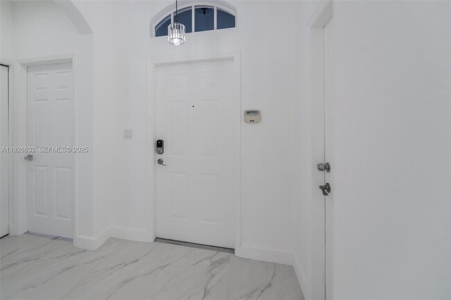 Building Photo - 5290 SW 134th Ave