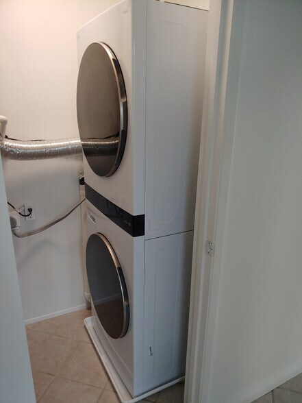 Building Photo - 3700 Dean Dr