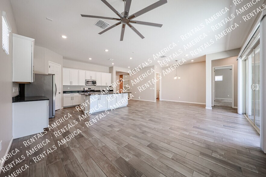 Building Photo - 3865 E Dogwood Pl