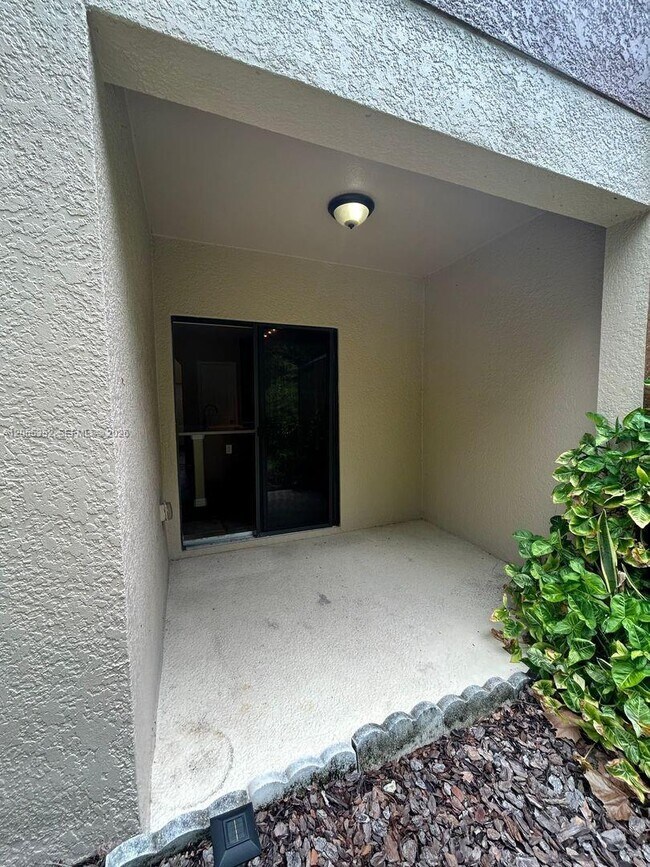 Building Photo - 6018 Tivoli Gardens Blvd
