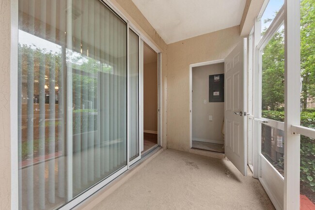 Building Photo - 2 Bed/2.5 Bath Summerfield Townhome! Great...