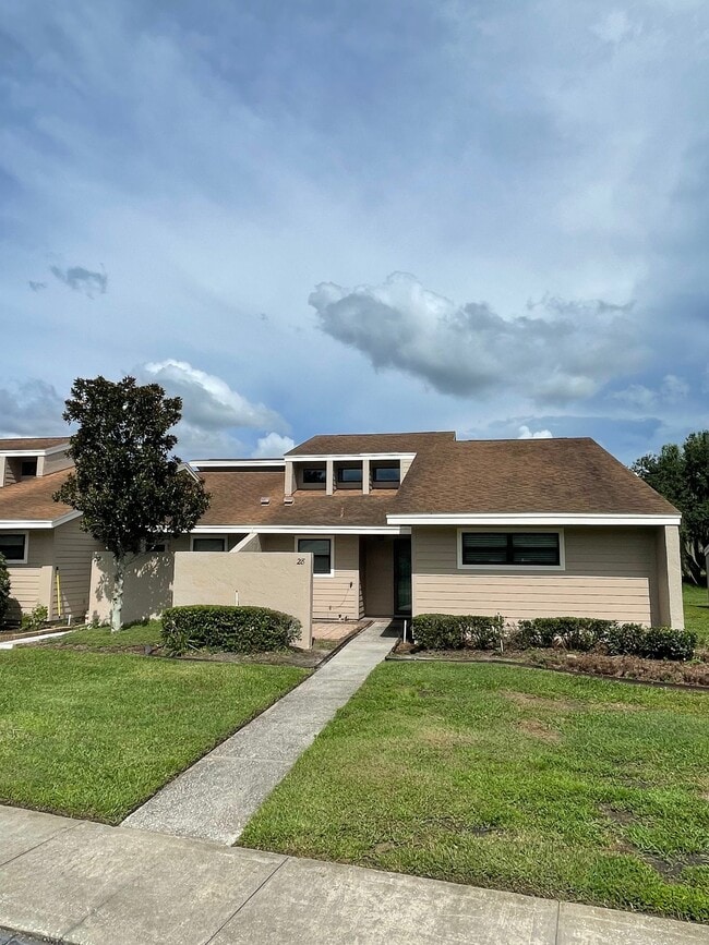Building Photo - 5225 Imperial Lakes Blvd
