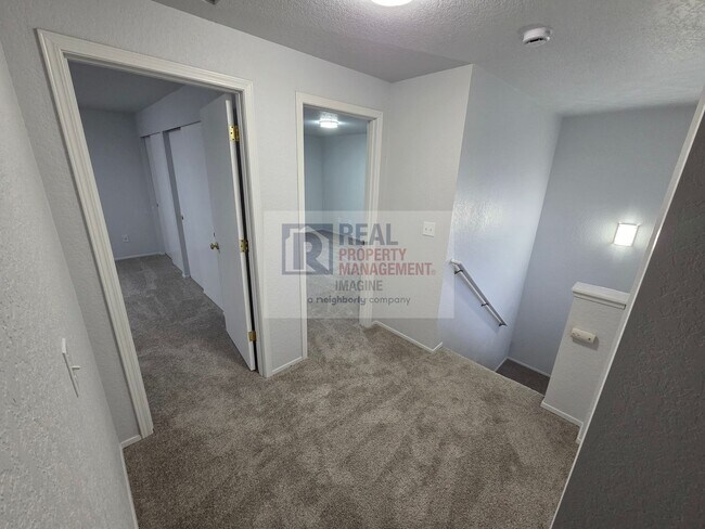 Building Photo - Check Out This Completely Remolded 3 Bedroom, 2.5 Bath Townhome!