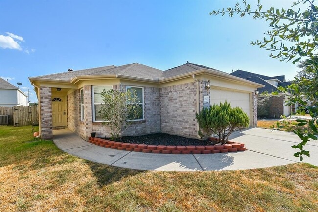 Primary Photo - 7210 Foxwood Fair Ln