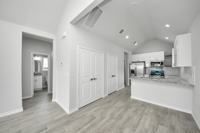 Building Photo - 382 Rd 5704