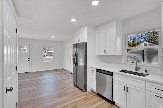 Building Photo - 37 Gould Rd