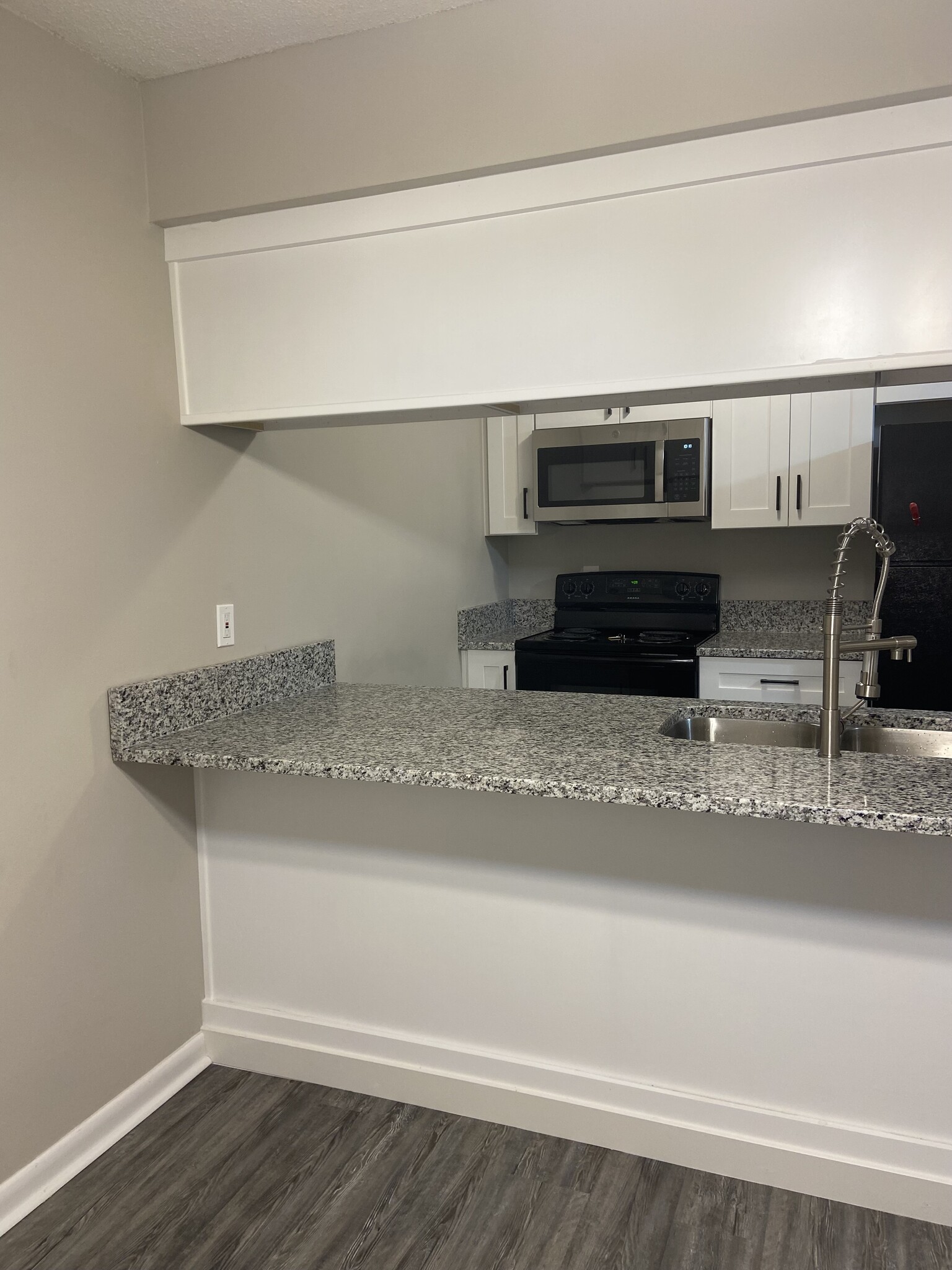 Kitchen - 1425 Mineral Springs Rd