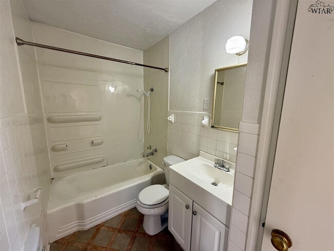 Building Photo - 4354 Cunningham Dr
