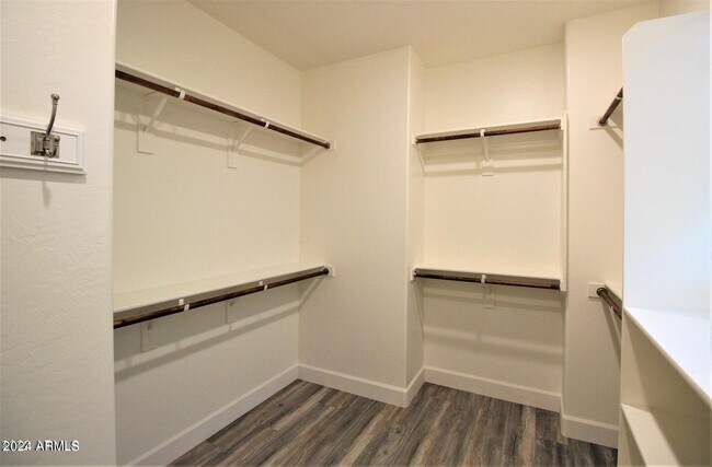 Building Photo - 3173 S Magnolia Ln