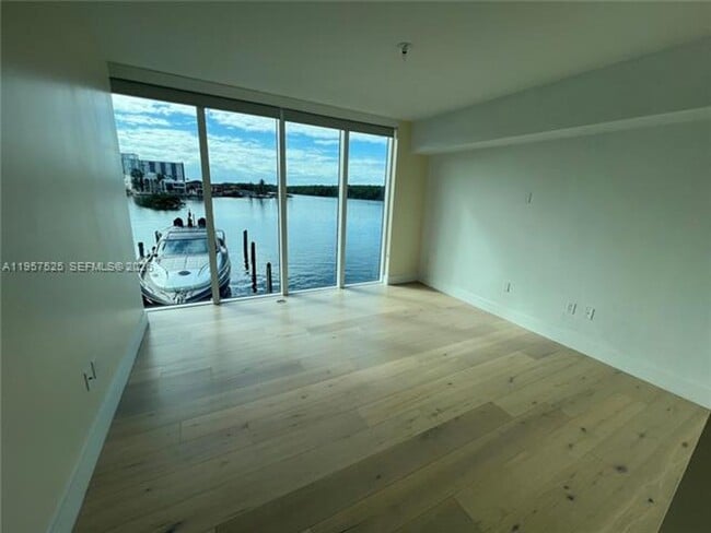 Building Photo - 400 Sunny Isles Blvd
