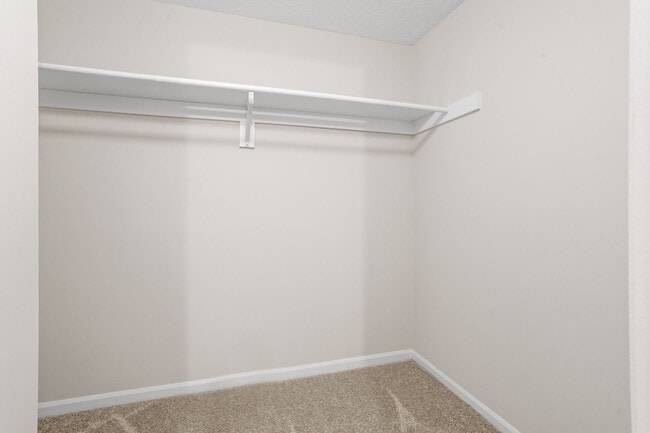 Building Photo - 2401 Greenwood Dr