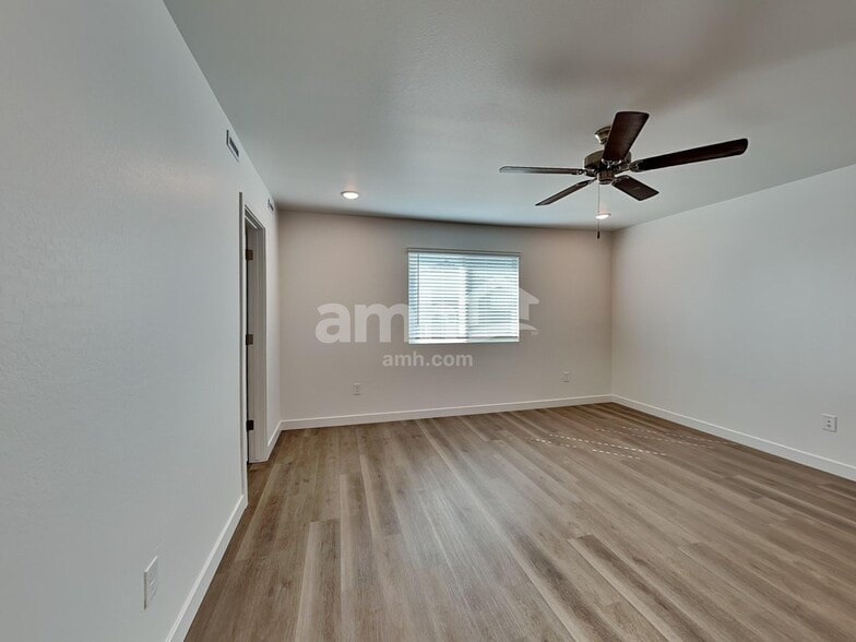 Building Photo - 12617 W Adair Dr