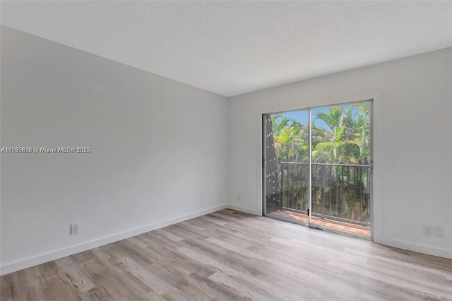 Building Photo - 6141 SW 42nd Ct