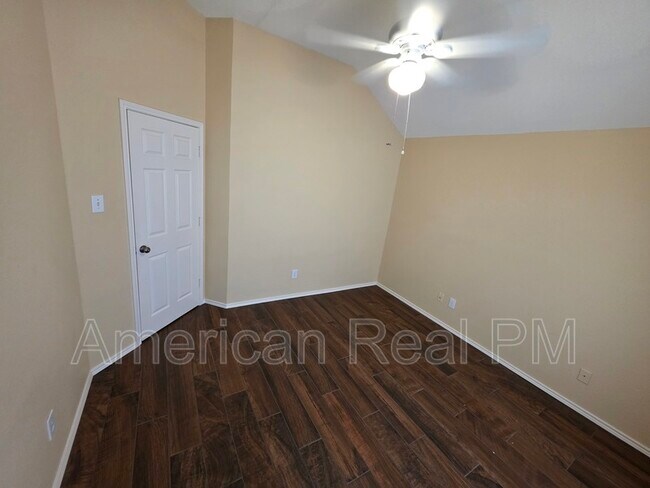Building Photo - 1209 Shadow Lakes Blvd