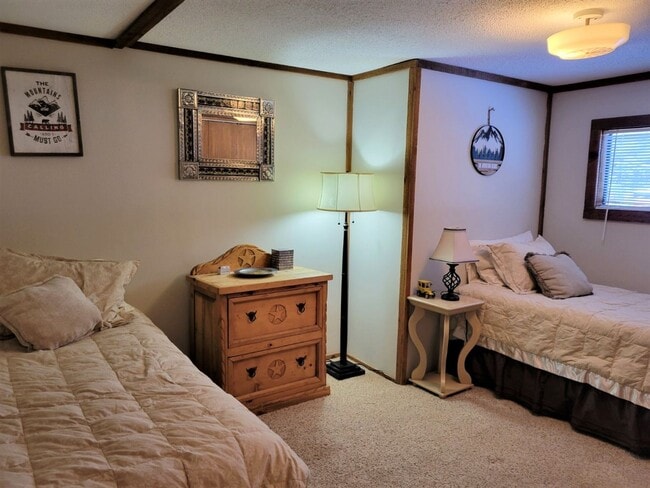 Building Photo - 308-310 Brady Canyon Rd