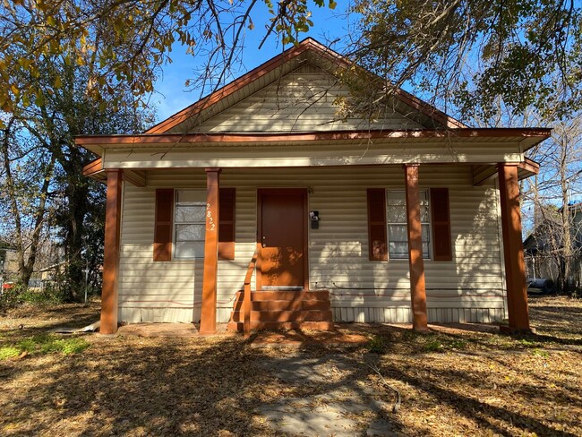 Primary Photo - Remodeled 3 Bed, 1 Bath Home