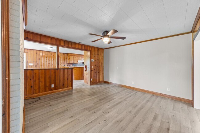 Building Photo - 3 Bed 2 Bath Marshallberg Home Available now