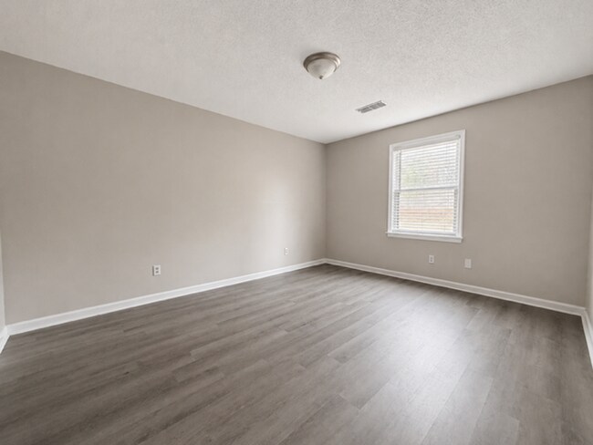 Building Photo - 4414 Bonnell Dr NW